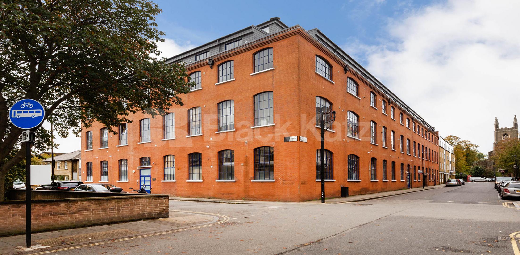 			NEW REBURBISHMENT, 2 Bedroom, 1 bath, 1 reception Flat			 Dove Road, ISLINGTON-CANONBURY